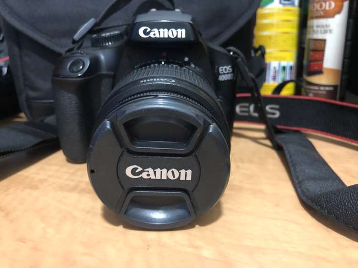 Canon EOS 4000D DSLR with EF-S 18-55mm III IN EXCELLENT CONDITION WITH CANON BAG