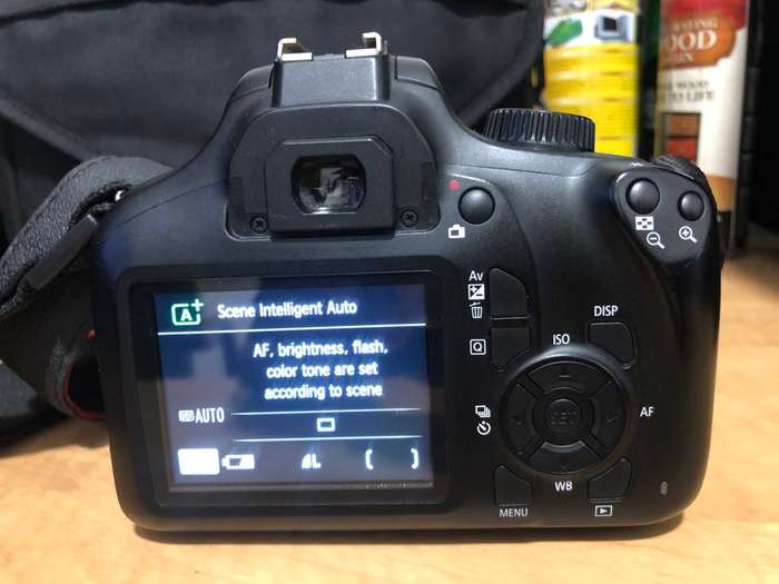 Canon EOS 4000D DSLR with EF-S 18-55mm III IN EXCELLENT CONDITION WITH CANON BAG