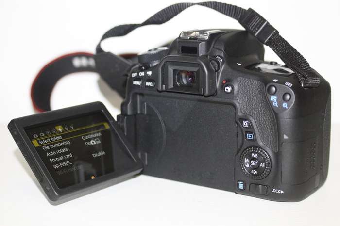Canon EOS 760D 24.2MP DSLR, FULL HD MOVIES , WIFI Camera WITH 18-55MM STM, CAMERA BAG AND BOOKLET