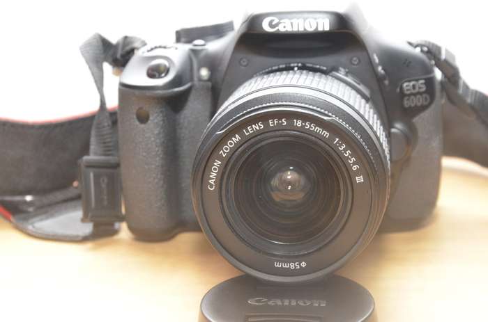 Canon EOS 600D 18MP Digital SLR Camera, FULL HD MOVIES With 18-55mm f/3.5-5.6 III Lens