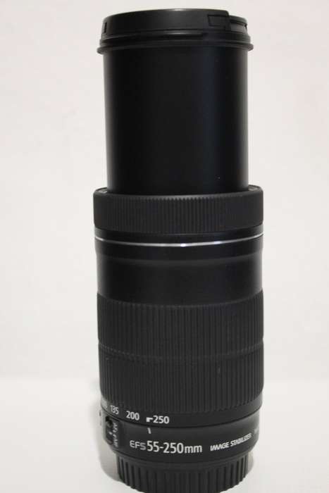 Canon EF-S 55-250mm f/4-5.6 IS STM Lens IN EXCELLENT CONDITION