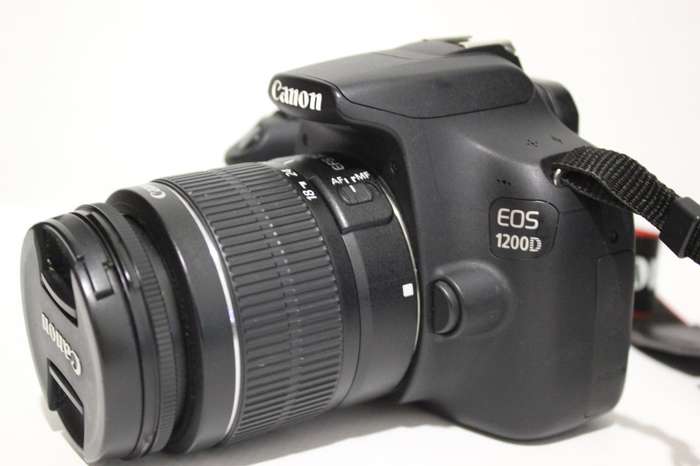 Canon EOS 1200D 18MP DSLR Camera , FULL HD MOVIES,18-55mm Lens,CANON  BAG, VERY GOOD CONDITION