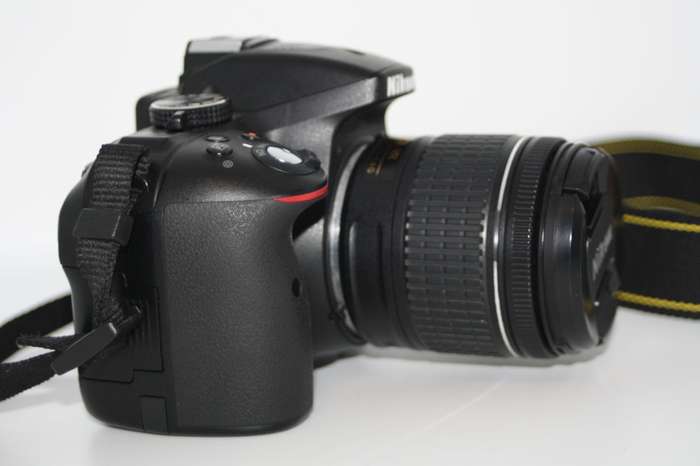 Nikon D5300 24MP DSLR with Nikon 18-55mm f/3.5-5.6G VR Lens , NIKON BAG IN EXCELLENT CONDITION