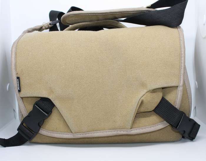 Nikon D5300 24MP DSLR with Nikon 18-55mm f/3.5-5.6G VR Lens , NIKON BAG IN EXCELLENT CONDITION