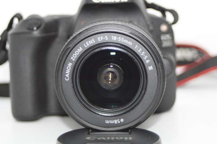 Canon EOS 200D 24MP DSLR Camera with CANON 18-55mm  Lens IN VERY GOOD  CONDITION
