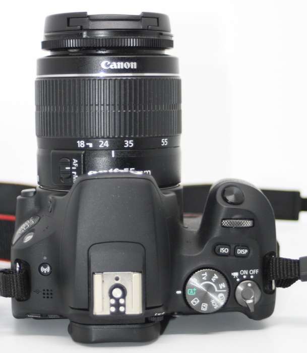 Canon EOS 200D 24MP DSLR Camera with CANON 18-55mm  Lens IN VERY GOOD  CONDITION
