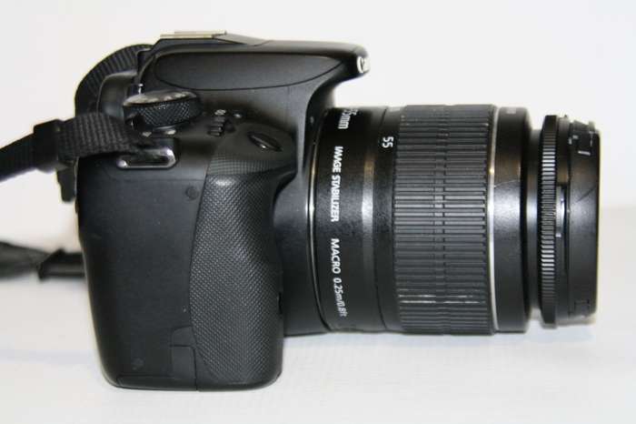 CANON 100D 18MP DSRL FULL HD MOVIES WITH 18-55MM LENS , CHARGER VERY GOOD CONDITION