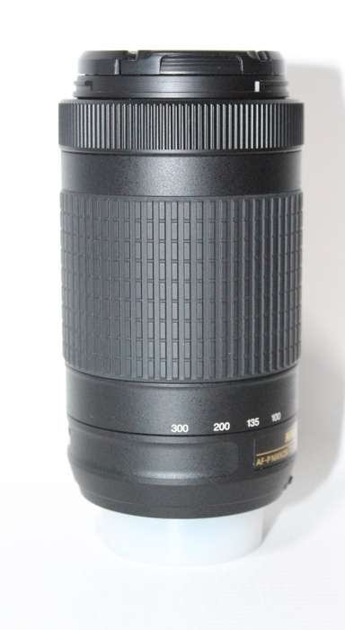 NIKON AF-P DX NIKKOR 70-300mm f/4.5-6.3G ED Lens IN VERY GOOD CONDITION