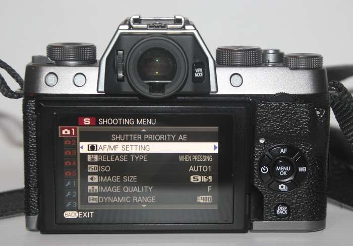 FUJIFILM X-T100 Mirrorless Digital Camera (Body Only, Black)