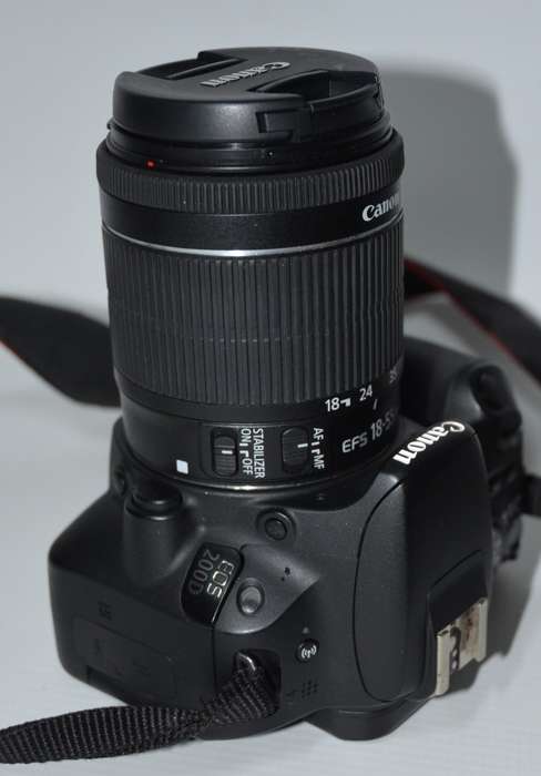 Canon EOS 200D DSLR with 18-55mm f/1.4-5.6 IS STM Lens ,VERY GOOD CONDITION