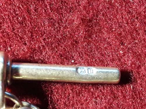 VINTAGE SOLID STERLING SILVER FOB CHAIN IN EXCELLENT CONDITION