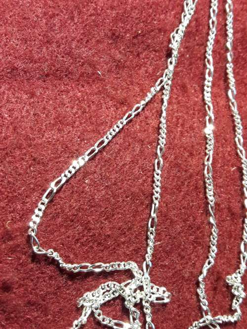 LOVELY LONG GENUINE STERLING SILVER NECKLACE IN PERFECT CONDITION