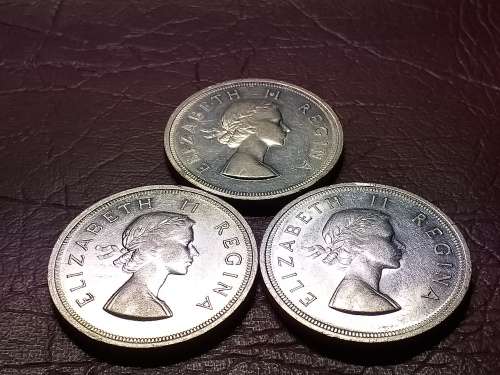 A LOT OF 3 x 1958 SA UNION 5 SHILLINGS - [Bid per coin to take all.]