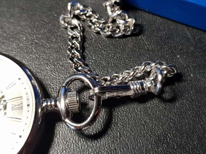 ROTARY POCKET WATCH IN ORIGINAL BOX IN EXCELENT WORKING CONDITION