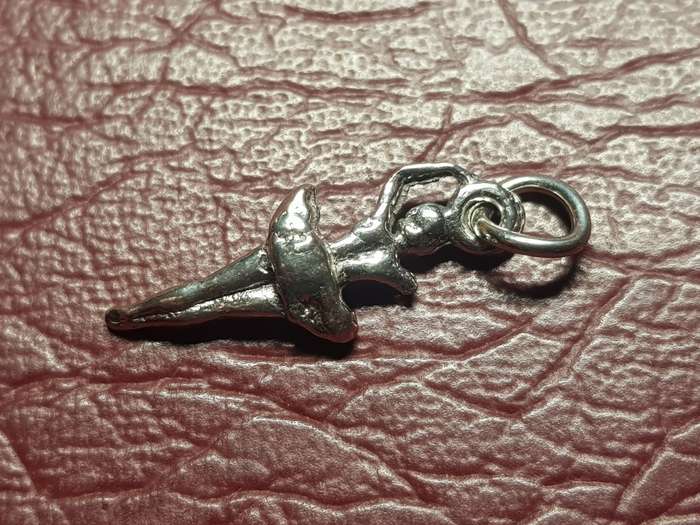 Lovely Genuine Solid Sterling Silver Charm/Pendant in Excellent Condition - [25 mm , 2 g]
