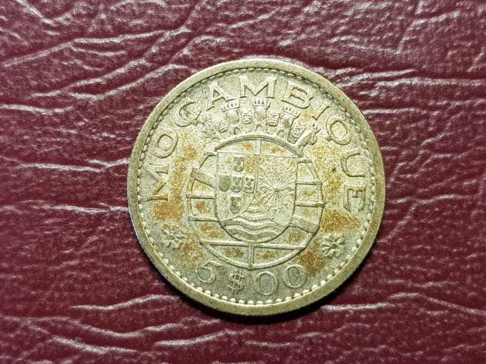 1960 Mocambique Silver 5 Escudos