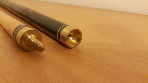 AN AWESOME UNICORN 2 PIECE SCREW IN POOL CUE!!!! NEEDS NEW TIP!!! 144.5CM!!!