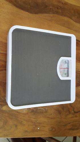 AN AWESOME GRAY AND WHITE SCALE!!! CAN TAKE UP TO 120KG/260LB!!!!
