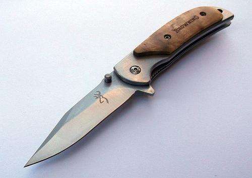 BROWNING COMPACT SOLID POCKET KNIFE WITH BELT CLIP !!! LOW !! LOW !! LOW SHIPPING FEES !!!