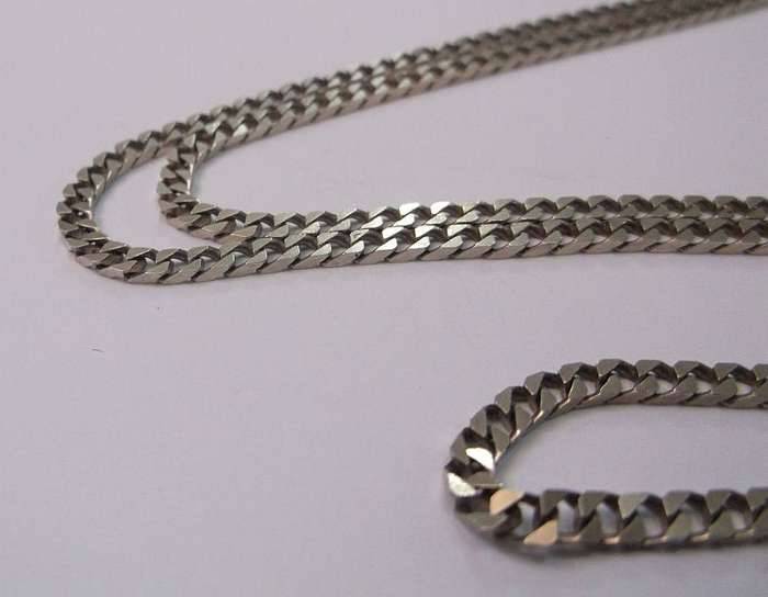 AN AWESOME GREAT QUALITY EXTRA LONG GENUINE STERLING SILVER NECKLACE ....SO COOL !!
