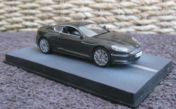 A 1:43 SCALE DIE CAST METAL MODEL OF THE ""ASTON MARTIN DBS"" AS SEEN IN THE JAMES BOND MOVIE