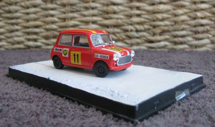 A 1:43 SCALE DIE CAST METAL MODEL OF THE ""AUSTIN MINI"" AS SEEN IN THE JAMES BOND MOVIE