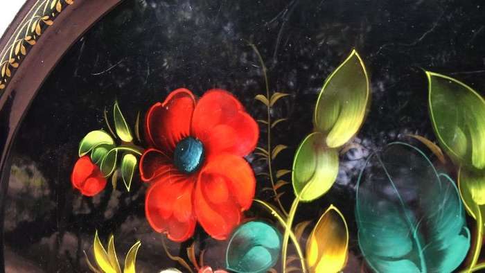 A BEAUTIFUL LARGE SIGNED HAND PAINTED RUSSIAN METAL TRAY WITH AMAZING DETAIL !! BETTER THAN PICS !!
