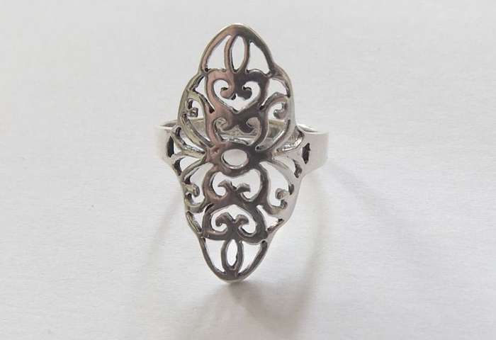 A Bold and Beautiful Wide Solid Sterling Silver ring with Amazing detail !! No Combining Fees !!