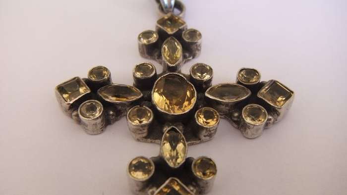 AN AMAZING "" HUGE "" SOLID STERLING SILVER CROSS PENDANT SET WITH EYE CATCHING FACETED STONES !!