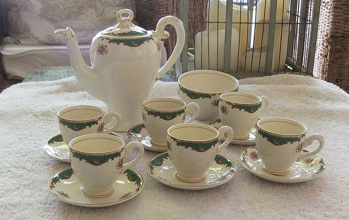 LOOK !! A STUNNING OLD PORCELAIN ESPRESSO SET BY MYOTT OF ENGLAND IN AMAZING CONDITION !! WOW !!