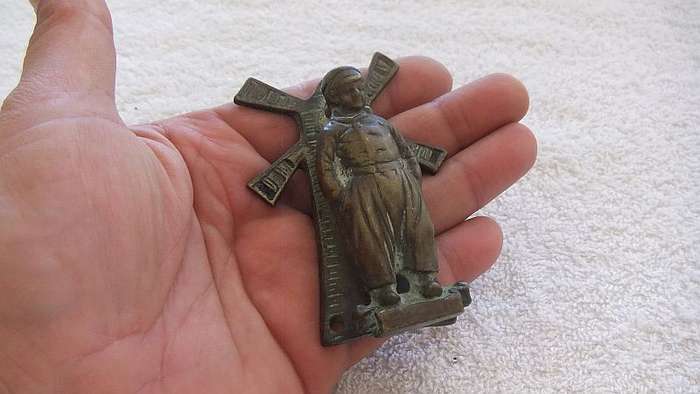 SO SWEET !! AN OLD SOLID BRONZE / BRASS DUTCH BOY WINDMILL THEME DOOR KNOCKER !!