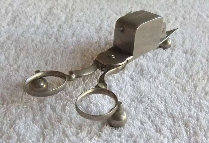ANTIQUE CANDLE SNUFFER / WICK CUTTING TOOL ORNAMENT - NOT FUNCTIONAL