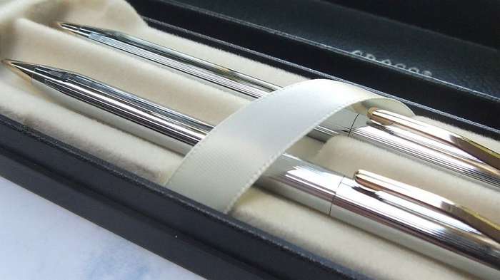 A CLASSY GOOD AS NEW "" CROSS MEDALIST "" BALLPOINT PEN & PACER SET IN ORIGINAL CASE AND SLEEVE