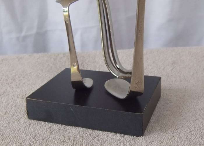 WOW !! A SUPERB CUTLERY ""PIANO MAN "" STATUE BY ARGENTINIAN ARTIST HUGO DE RITIS !! SO COOL !!