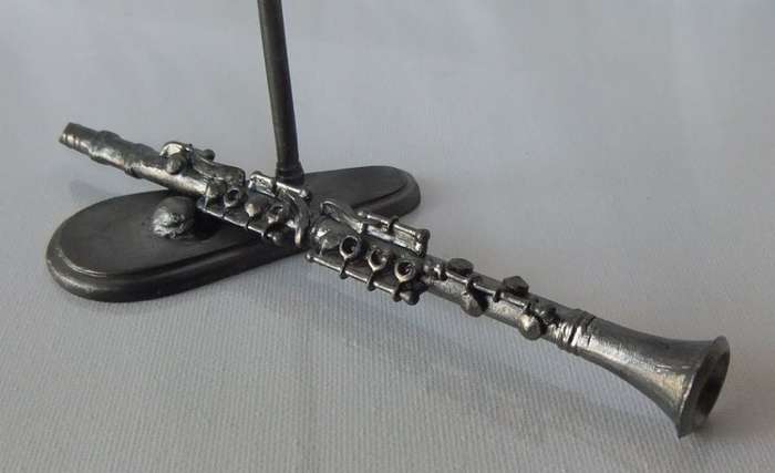 AN AMAZING RARE IN SA HANDCRAFTED SOLID PEWTER MODEL OF A CLARINET WITH STAND !! OUTSTANDING !! WOW