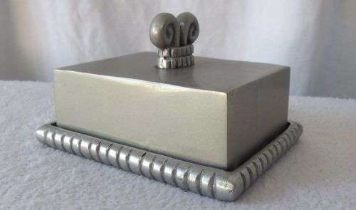 COOL FIND !! AN ORIGINAL CARROL BOYES CHEESE OR BUTTER DISH !! SEE PICS !! FREE COMBINING !!