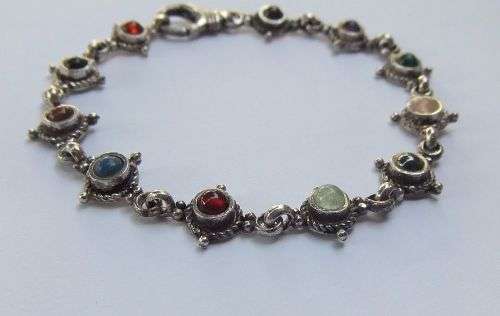 WOW !! AN EXQUISITE VINTAGE SOLID STERLING SILVER BRACELET SET WITH LOTS OF CABOCHON GEMSTONES !!