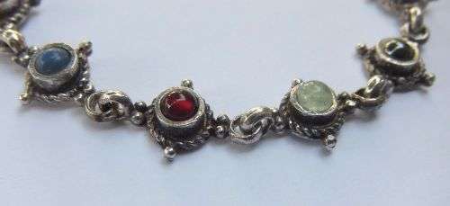 WOW !! AN EXQUISITE VINTAGE SOLID STERLING SILVER BRACELET SET WITH LOTS OF CABOCHON GEMSTONES !!