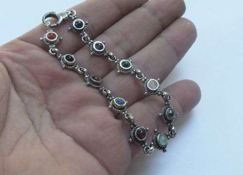 WOW !! AN EXQUISITE VINTAGE SOLID STERLING SILVER BRACELET SET WITH LOTS OF CABOCHON GEMSTONES !!