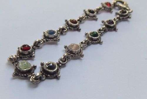 WOW !! AN EXQUISITE VINTAGE SOLID STERLING SILVER BRACELET SET WITH LOTS OF CABOCHON GEMSTONES !!