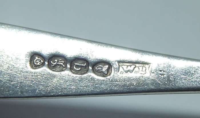 AMAZING FIND !! AN 1831 HALLMARKED STERLING SILVER SPOON BY IMPORTANT SILVERSMITH WILLIAM BATEMAN II