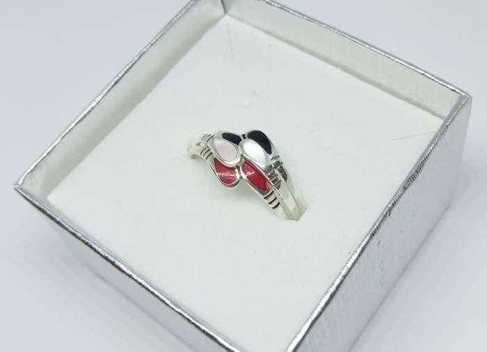 Three genuine sterling silver rings that interlock perfectly - Brand new - With gift box