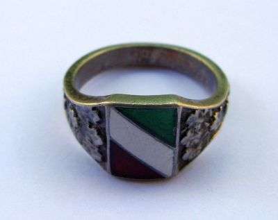 AN EXTREMELY OLD ITALIAN SILVER MOURNING RING - POSTAGE R30