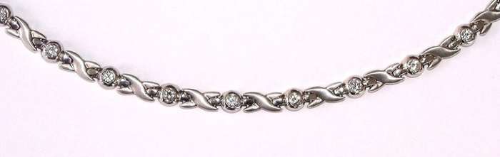 9k / 9ct white gold Necklace, simulated diamonds HIGH END. Ready for you. Last one!