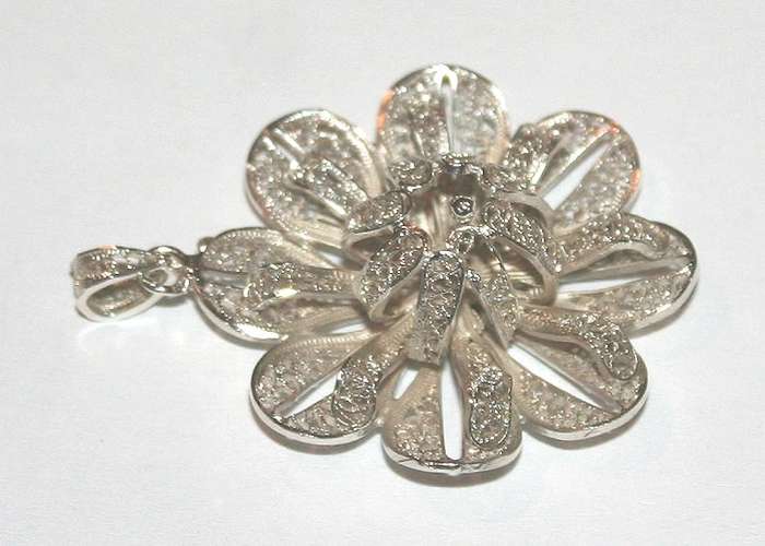 Fine filigree flower PENDANT: sterling silver. Ready for you Last one!