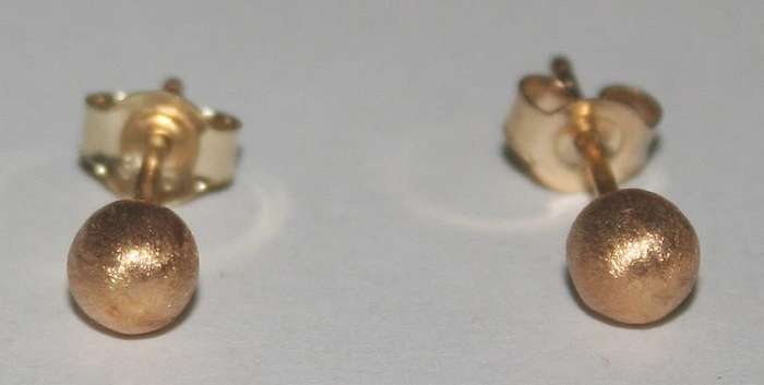 19.2k / 19.2ct Portuguese rose gold 5mm ball stud EARRINGS. Ready for you. Last pair!