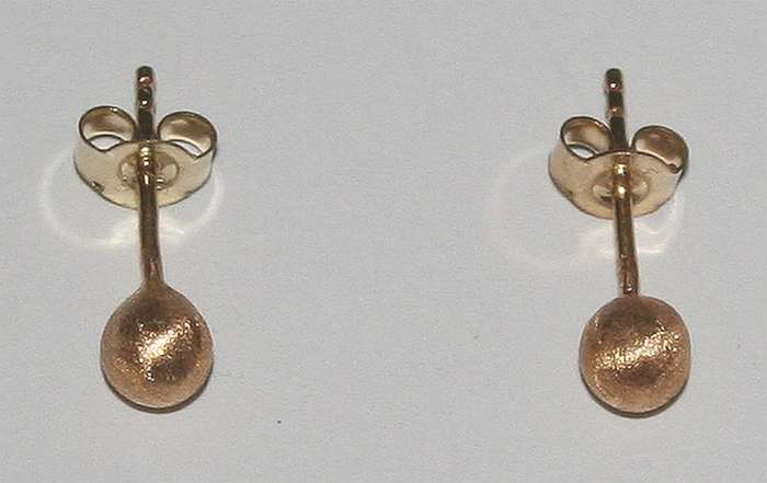 19.2k / 19.2ct Portuguese rose gold 5mm ball stud EARRINGS. Ready for you. Last pair!