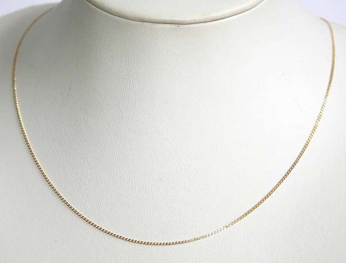 9k / 9ct gold CHAIN: closed curb, 1mm wide, 45cm