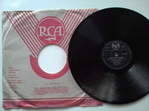 Elvis Presley - Jailhouse Rock / Treat me nice  ( SA released 78 Record )