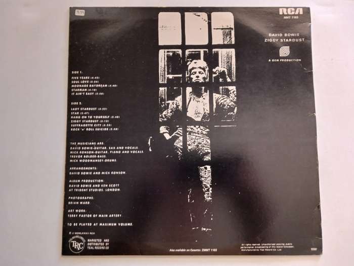 David Bowie - The rise and fall of ziggy stardust and the spiders from mars. ( 1982 SA released LP )